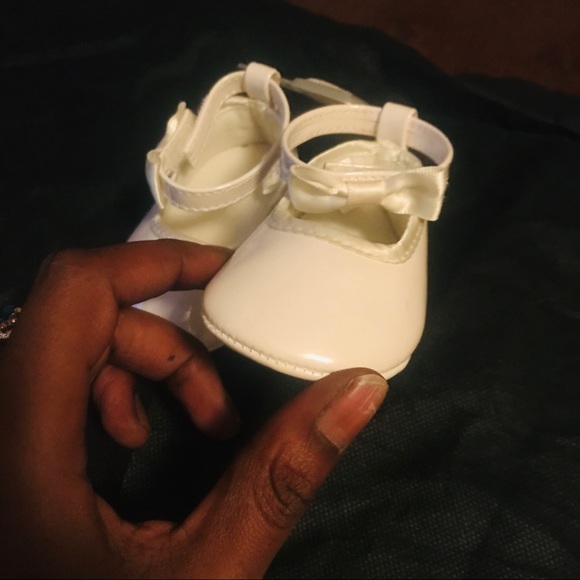 All white dress shoes - Picture 3 of 5